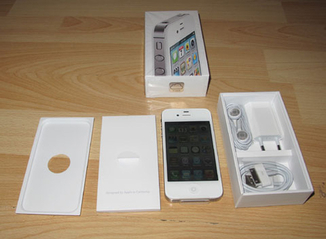 iphone4s hop dung - iPhone 4S 16GB quốc tế màu trắng