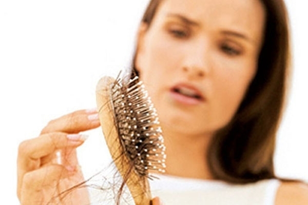 rung toc - Bệnh rụng tóc mùa hanh khô