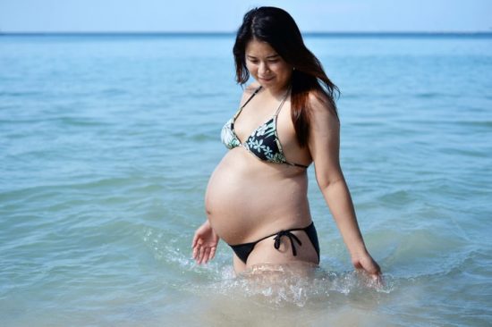 tang can khi mang thai 550x366 - Tầm quan trọng của việc tăng cân khi mang thai đối với thai nhi.