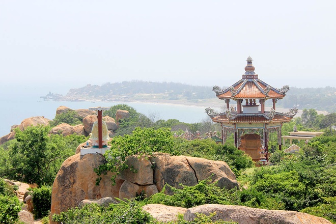 Chua hang 2 - Chùa Hang ngôi chùa đặc biệt ở Bình Thuận