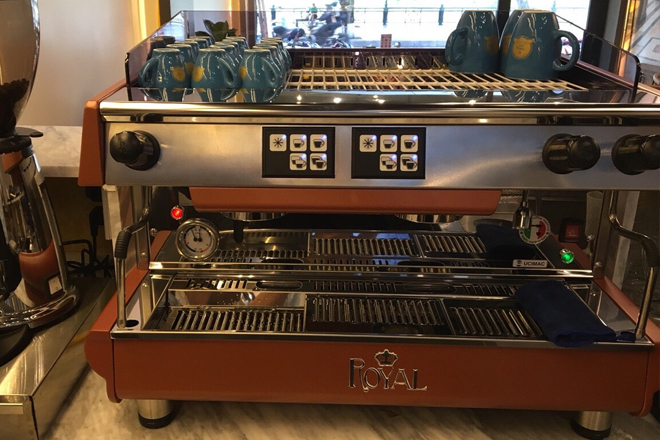 Các loại máy pha cà phê dành cho kinh doanh vừa và lớn
