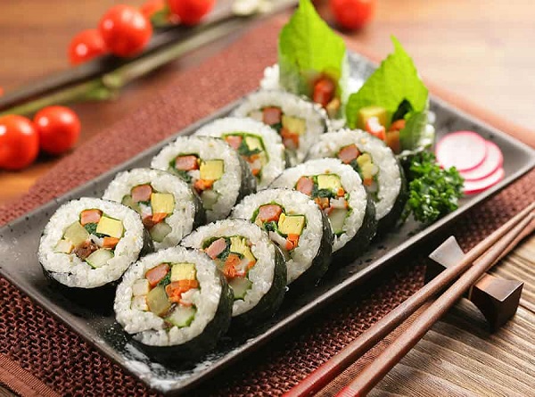 hinh 1 mon com cuon han quoc - Top 17 món ăn Hàn Quốc dân việt nam hay ăn dễ làm tại nhà