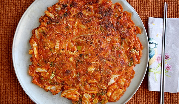 hinh 15 mon banh kim chi chien - Top 17 món ăn Hàn Quốc dân việt nam hay ăn dễ làm tại nhà