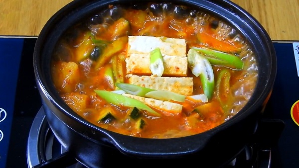 hinh 7 mon canh dau tuong - Top 17 món ăn Hàn Quốc dân việt nam hay ăn dễ làm tại nhà