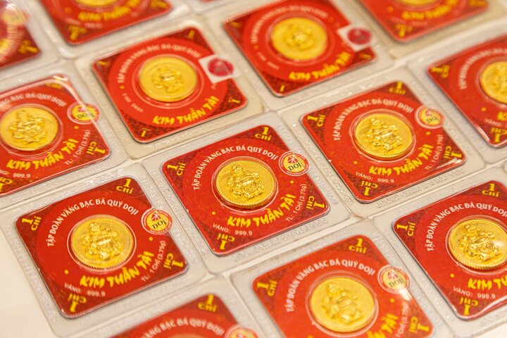 Giá vàng hôm nay 1/6 diễn biến ra sao trước áp lực từ dữ liệu kinh tế Mỹ?